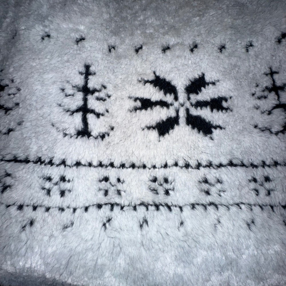 Tally Ho Outerwear Women's Gray Fleece Hooded‎ Jacket Snowflake Tree Print S - Picture 8 of 8